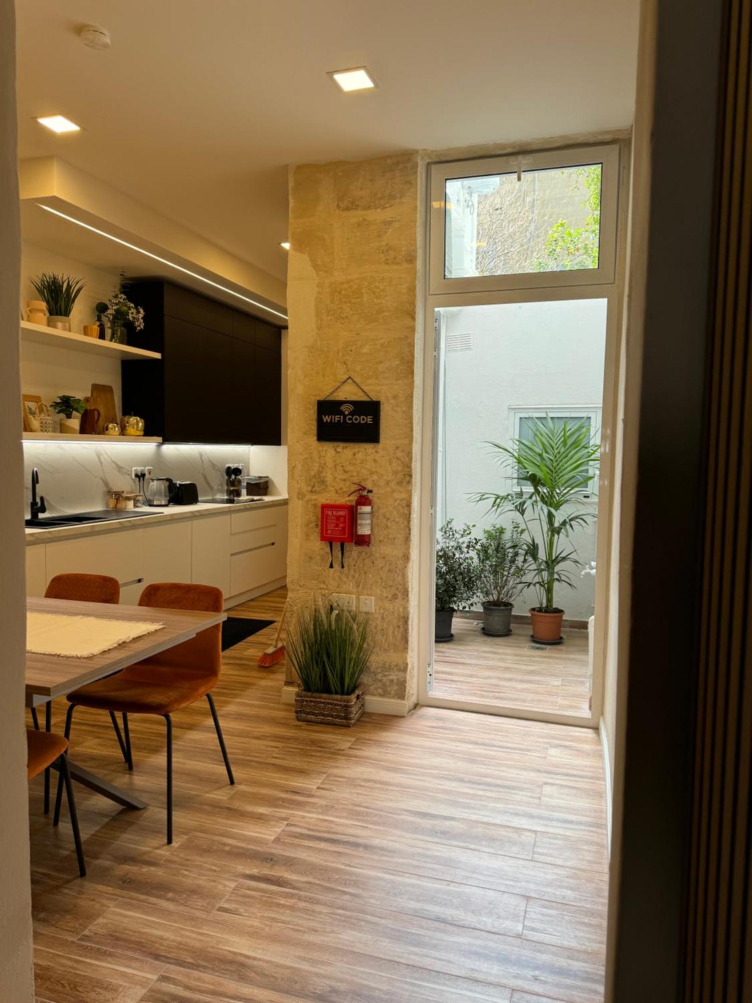 Townhouse 26 In Sliema, Malta Βίλα Εξωτερικό φωτογραφία